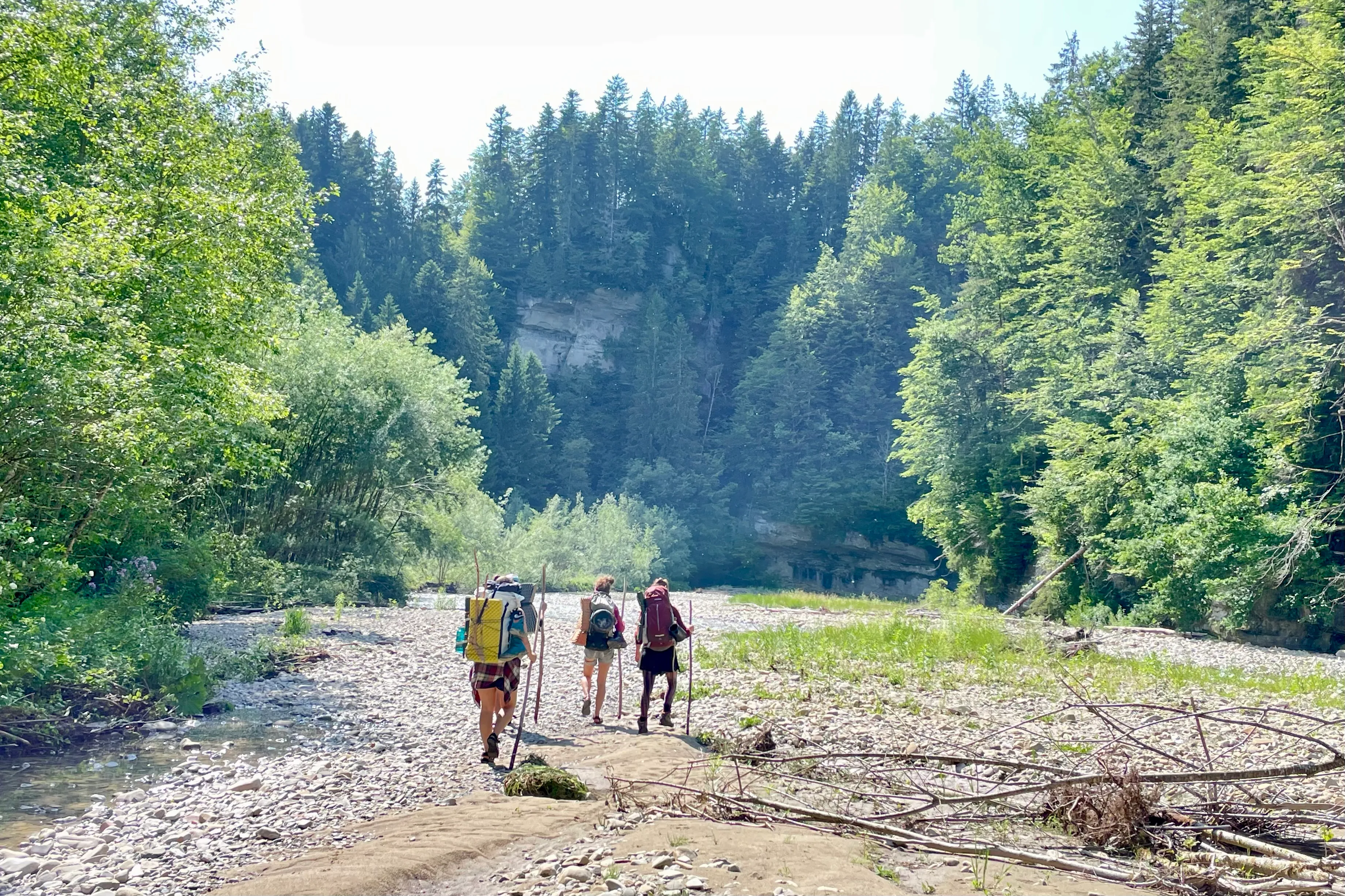 Unterwegs mit dem Rucksack in der Natur
